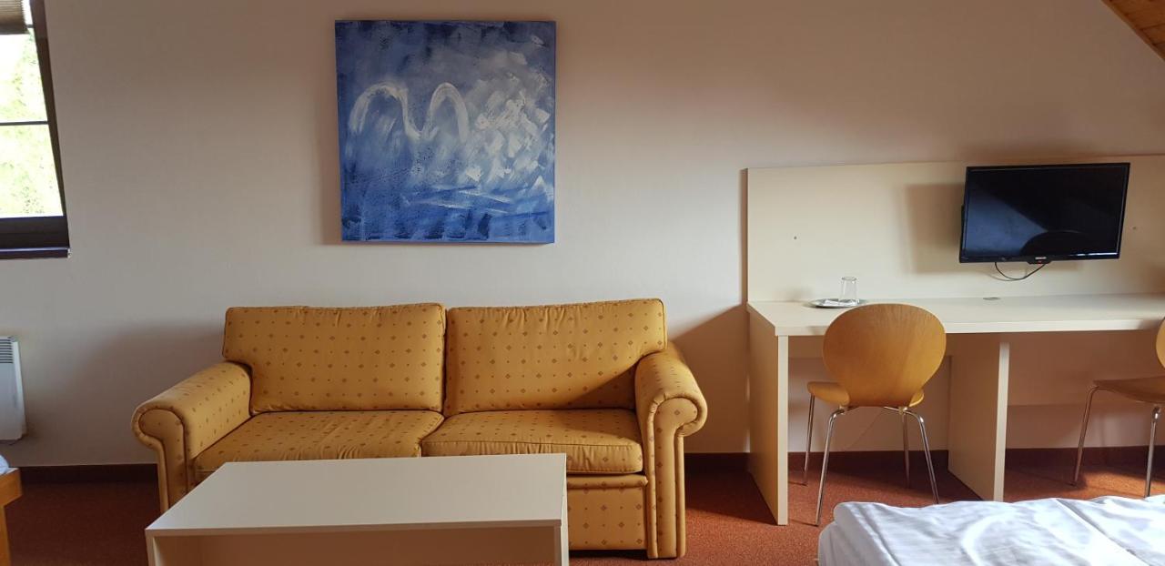 Sporthotel Kácov エクステリア 写真