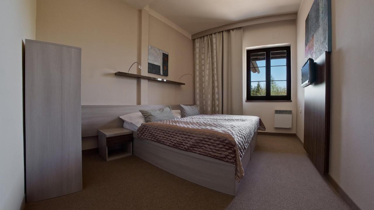 Sporthotel Kácov エクステリア 写真