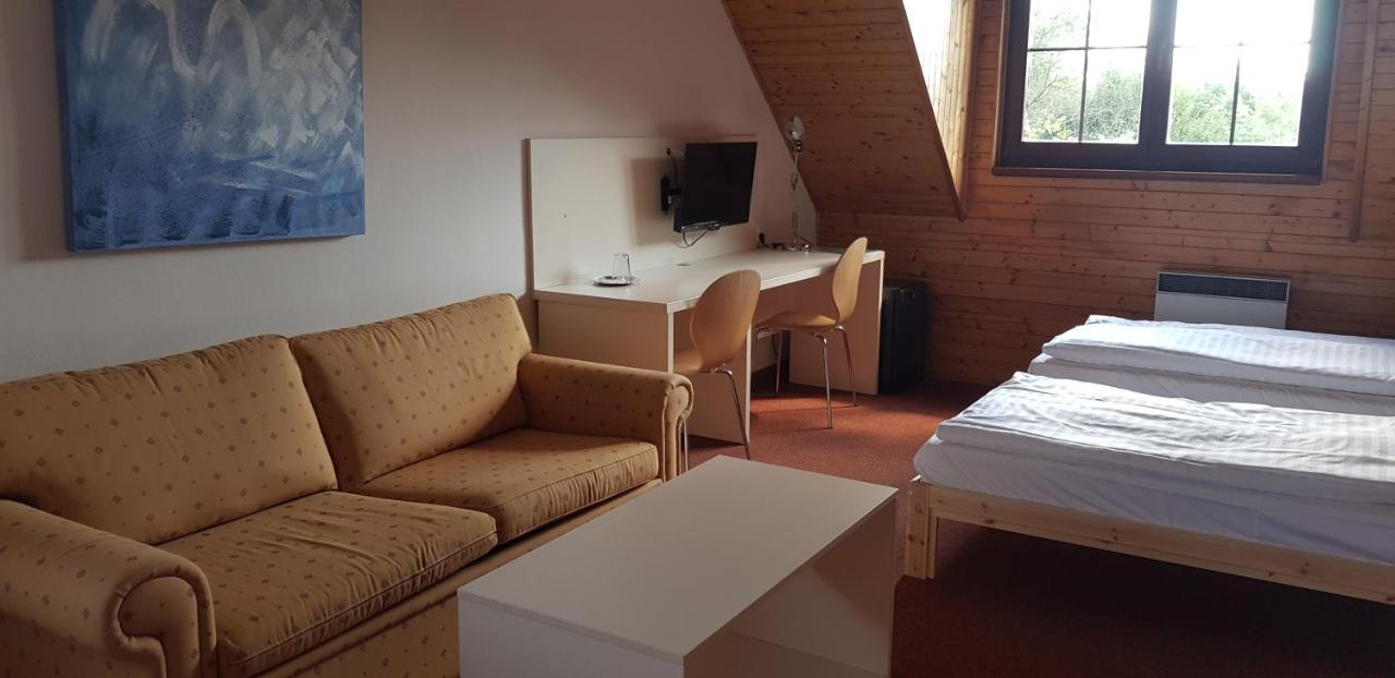 Sporthotel Kácov エクステリア 写真