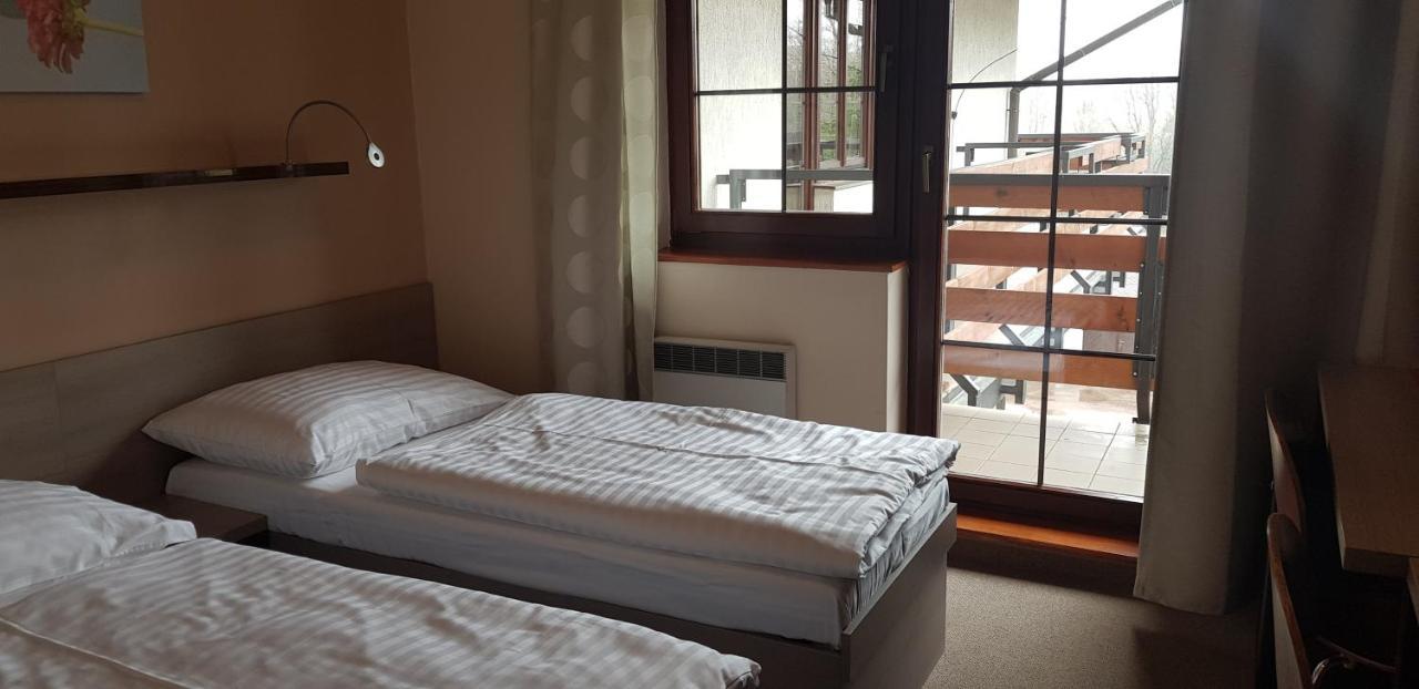 Sporthotel Kácov エクステリア 写真