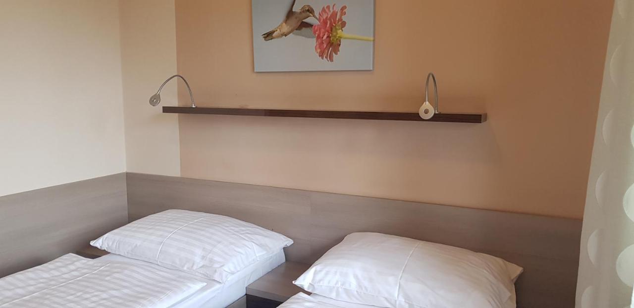 Sporthotel Kácov エクステリア 写真
