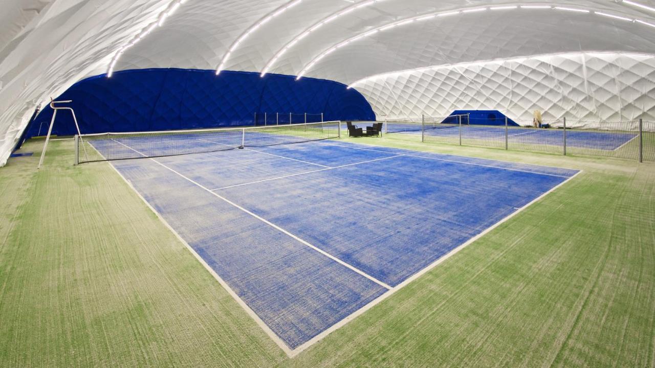 Sporthotel Kácov エクステリア 写真