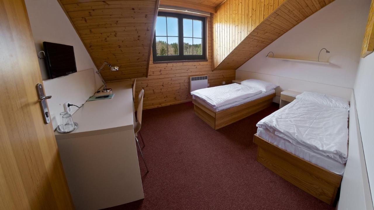 Sporthotel Kácov エクステリア 写真
